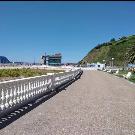 Ocean Port * Laredo